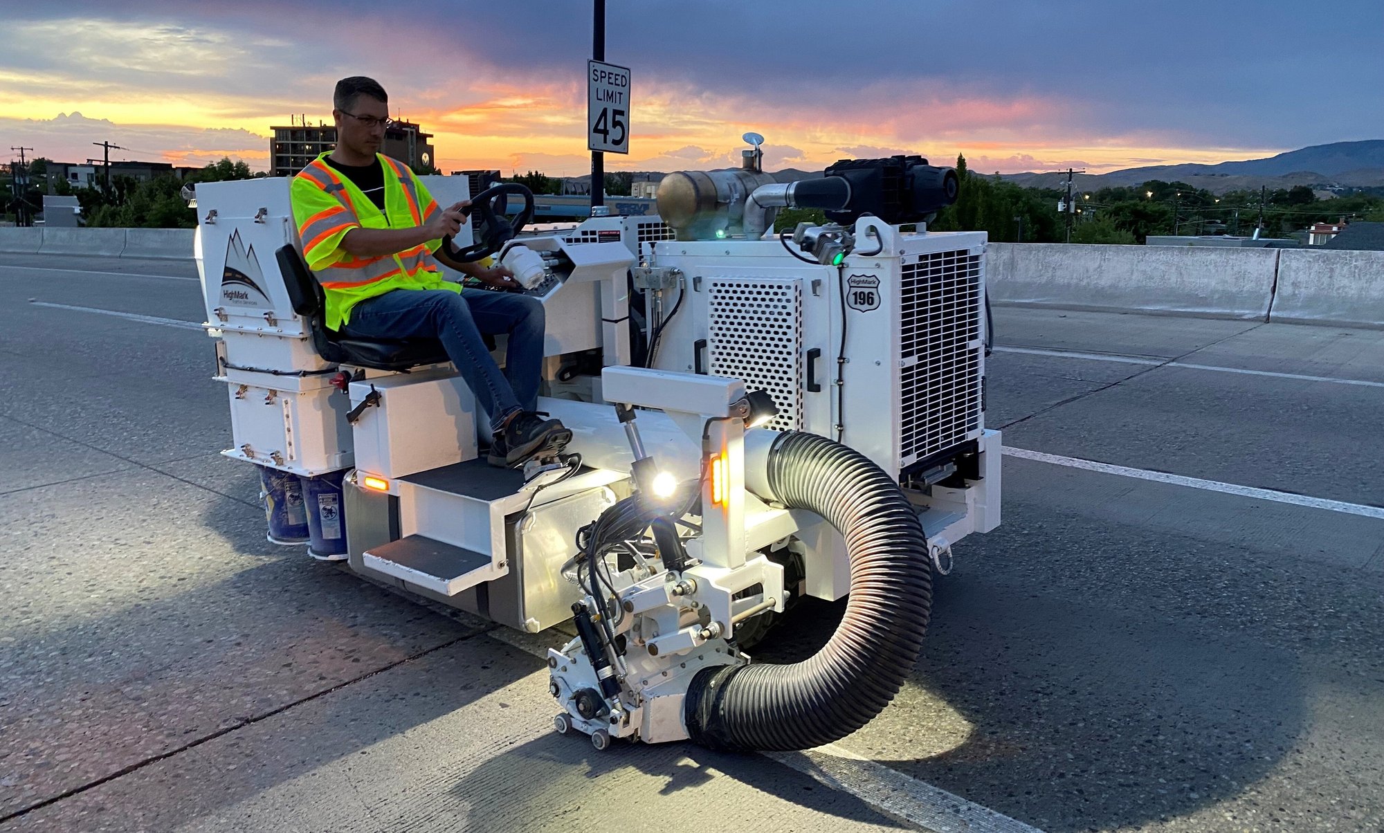 Mini Grinder Pro on the road Mini Grinder Pro on the road
